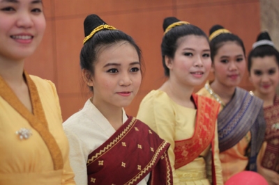 Kế hoạch tổ chức chương trình đón SV Lào về nhà dân của Trường ĐHYD TN