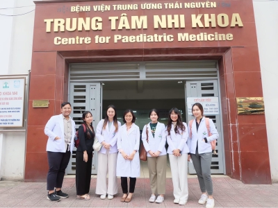 Trường Đại học Y - Dược, Đại học Thái Nguyên tiếp nhận sinh viên của Đại học Ubon Ratchathani, Thái Lan tới tham quan học tập